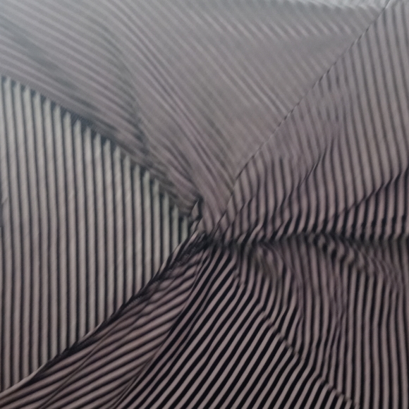 Kenneth Cole reaction top. Striped. Size small - Picture 3 of 4